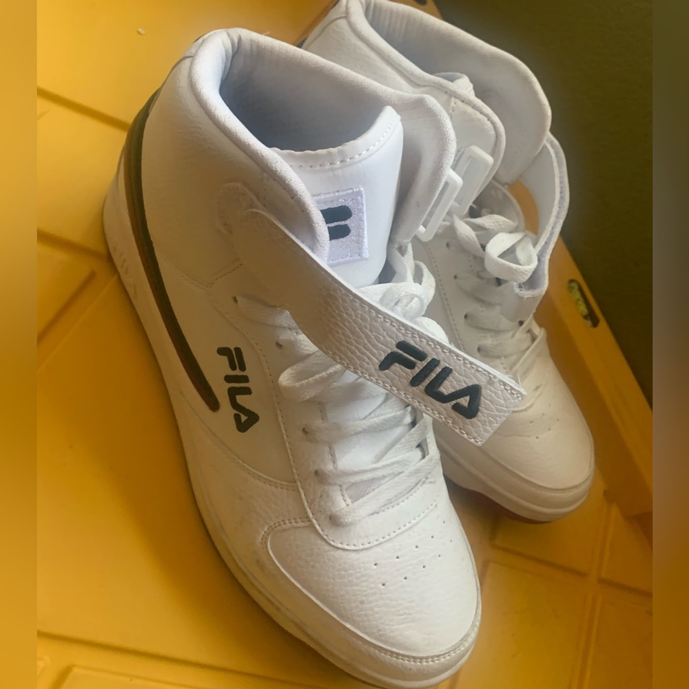 Fila men tennis shoes